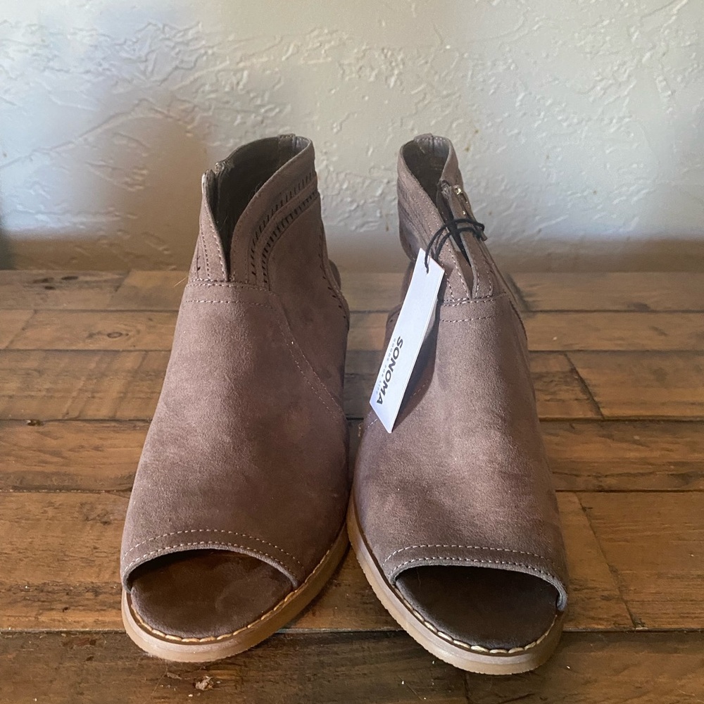 Brand new wedges